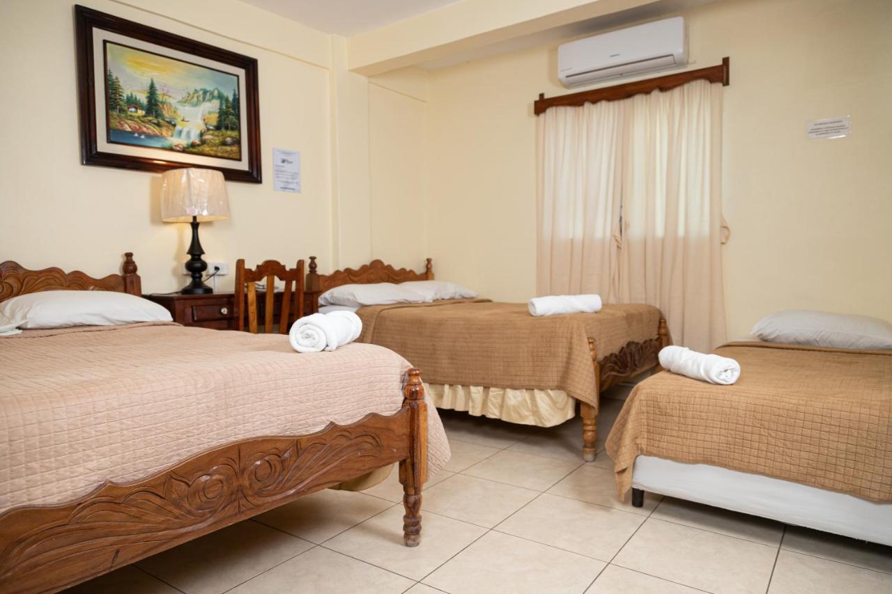 Hotel Internacional Palmerola 科马亚瓜 外观 照片