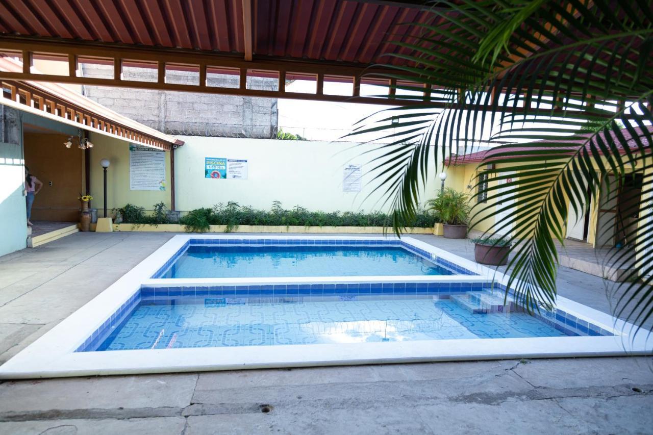 Hotel Internacional Palmerola 科马亚瓜 外观 照片